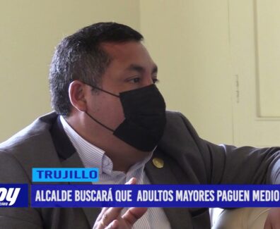 Alcalde buscará que  adultos mayores paguen medio pasaje