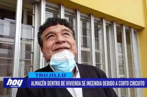 Almacén dentro de vivienda se incendia debido a corto circuito