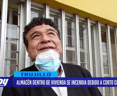 Almacén dentro de vivienda se incendia debido a corto circuito
