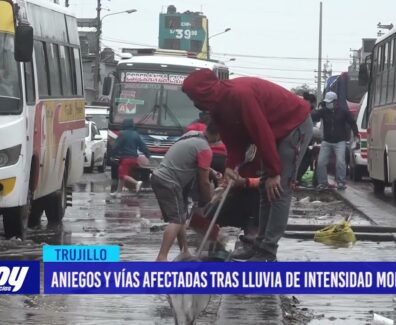 Aniegos y vías afectadas tras lluvia de intensidad moderada