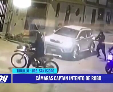 Cámaras captan intento de robo a camioneta