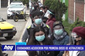 Ciudadanos acudieron por primera dosis de Astrazeneca