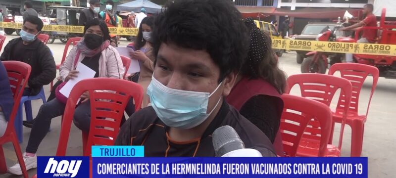 Comerciantes de La Hermelinda fueron vacunados contra la Covid-19