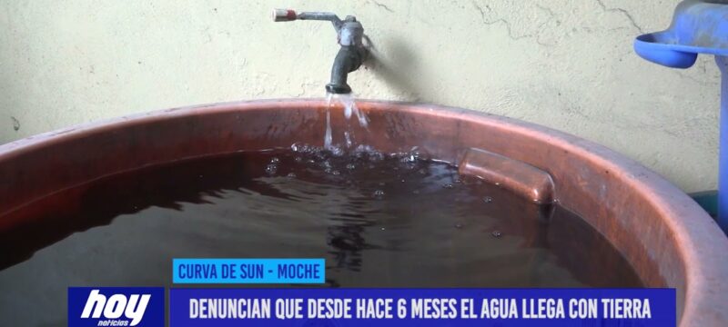 Denuncian que desde hace 6 meses el agua llega con tierra
