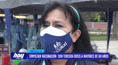 Empiezan vacunación  con tercera dosis a mayores de 60 años