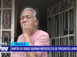 Hartos de robos queman motocicleta de presuntos ladrones