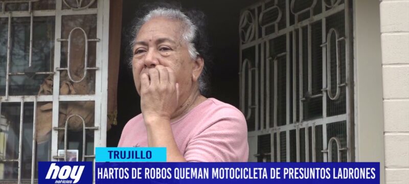 Hartos de robos queman motocicleta de presuntos ladrones