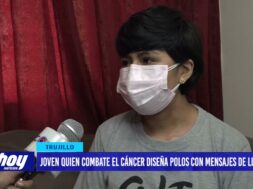 Joven quien combate el cáncer diseña polos con mensajes de lucha