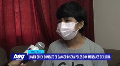 Joven quien combate el cáncer diseña polos con mensajes de lucha