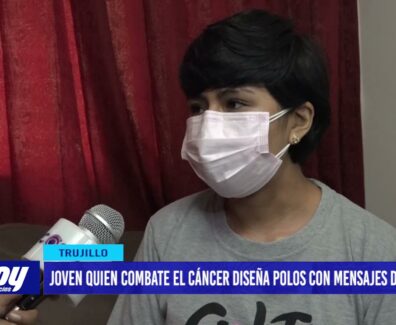 Joven quien combate el cáncer diseña polos con mensajes de lucha