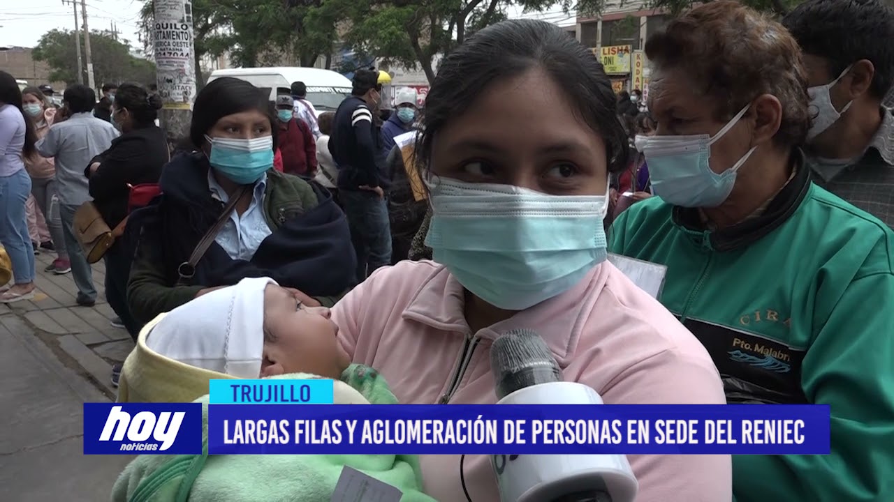 Largas filas y aglomeración de personas en sede del RENIEC