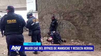 Mujer cae del bypass de Mansiche y resulta herida