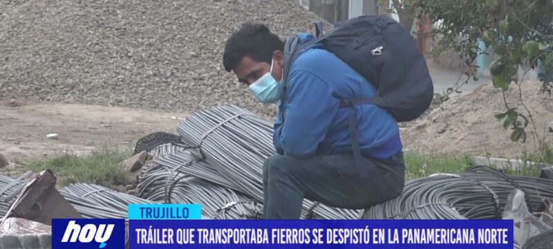 Tráiler que transportaba fierros se despistó en la Panamericana Norte