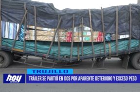 Tráiler se partió en dos por aparente deterioro y exceso peso