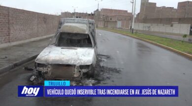 Vehículo quedó inservible tras incendiarse en avenida Jesús de Nazareth